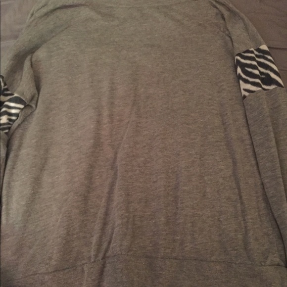 Victoria's Secret PINK long sleeve - Picture 4 of 4